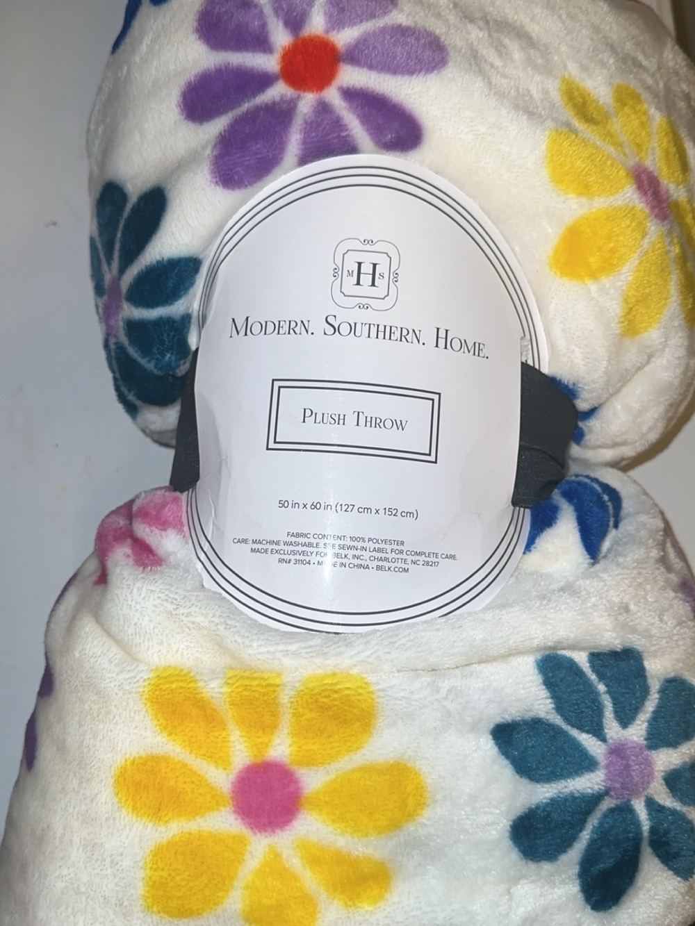 Modern Southern Home Plush Throw - White Floral Multi